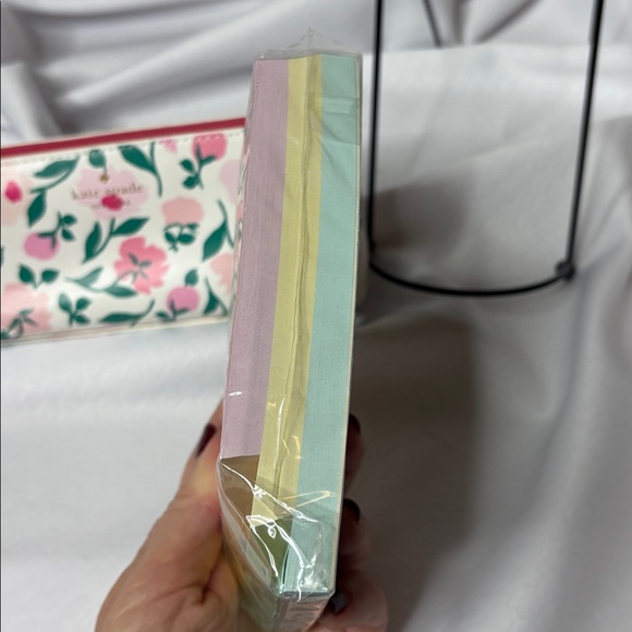 Kate Spade Floral Pencil Case and Notepad NWT - Picture 6 of 6
